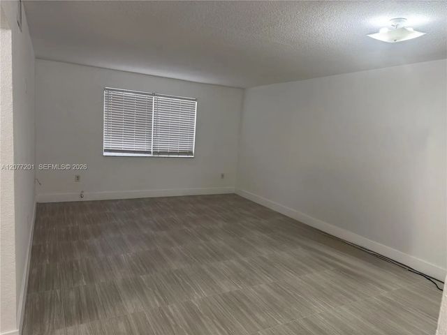4 of 11 - 17255 Sw 95th Avenue #211, Palmetto Bay, FL