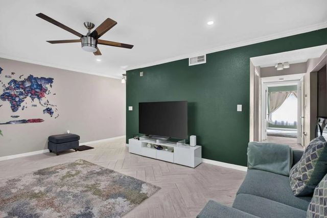 4 of 30 - 2300 Nw 33rd Street #904, Oakland Park, FL