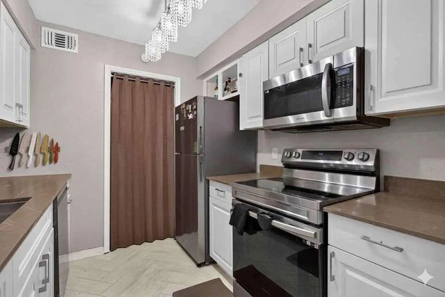 5 of 30 - 2300 Nw 33rd Street #904, Oakland Park, FL