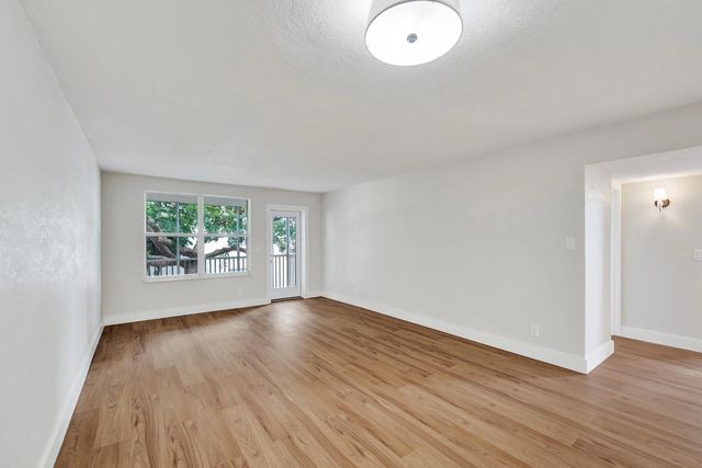 5 of 32 - 4025 N Federal Highway #228b, Oakland Park, FL