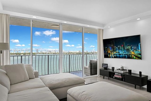 7601 E Treasure Drive #1419, North Bay Village