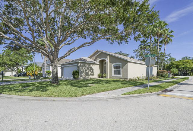 4 of 52 - 1143 N 13th Square, Vero Beach, FL