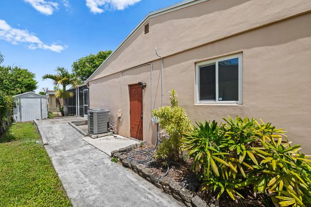 4 of 25 - 6981 Sw 1st Court, Margate, FL
