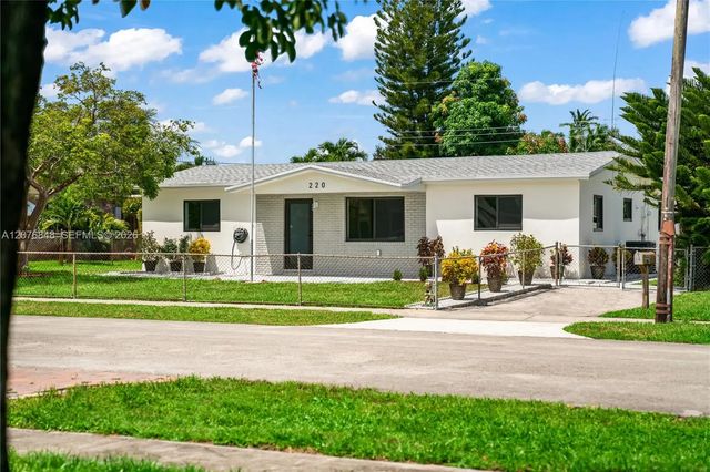 2 of 44 - 220 N 69th Terrace, Hollywood, FL