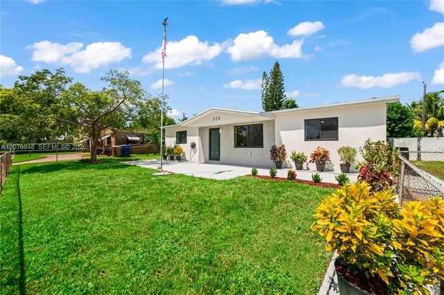 3 of 44 - 220 N 69th Terrace, Hollywood, FL