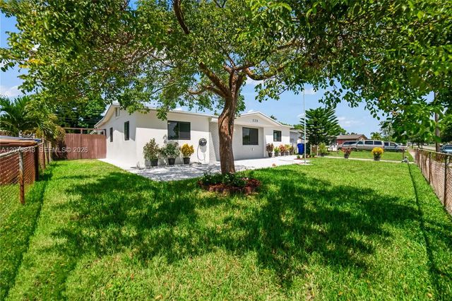 4 of 44 - 220 N 69th Terrace, Hollywood, FL
