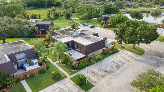 2 of 24 - 6431 Se Windsong Lane #117, Stuart, FL