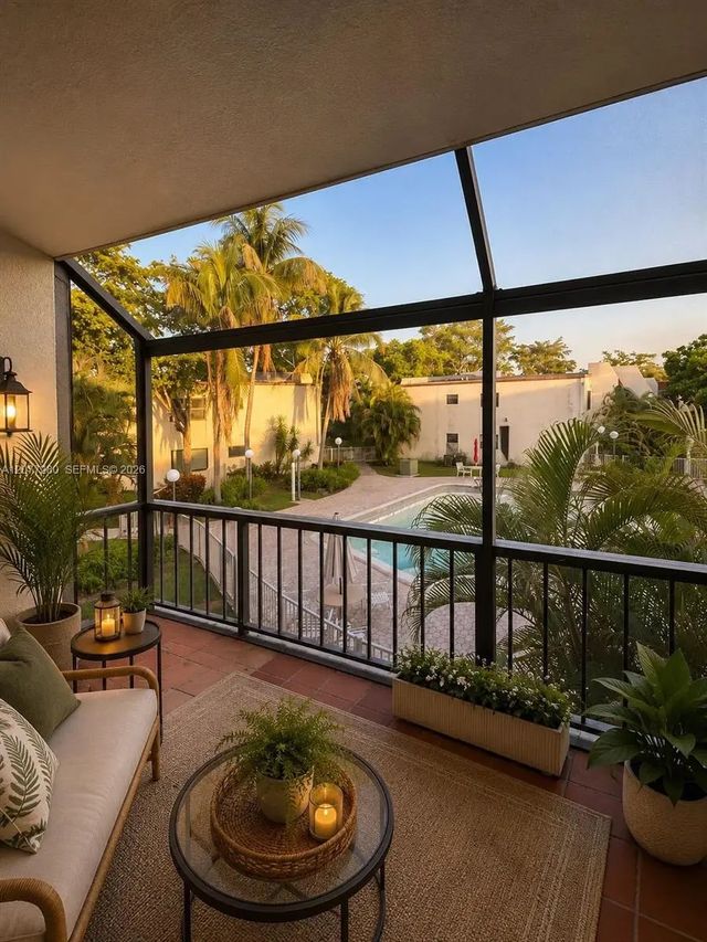 301 N Pine Island Road #220, Plantation