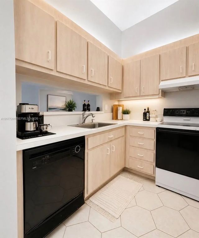 4 of 14 - 301 N Pine Island Road #220, Plantation, FL