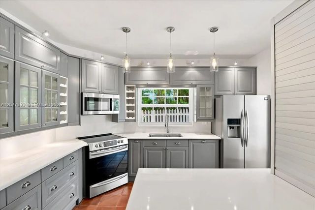 4 of 24 - 6473 Sunset Drive, South Miami, FL