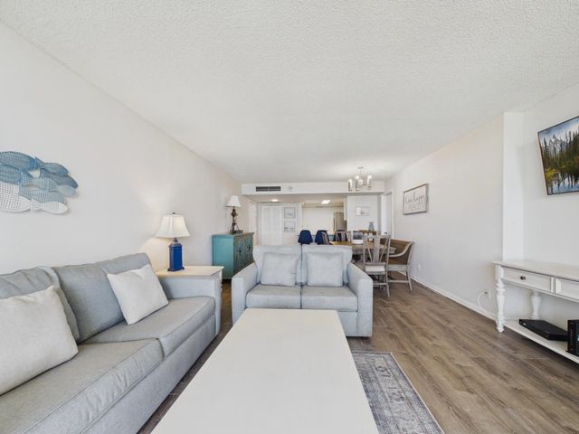 5 of 35 - 2400 Presidential Way #704, West Palm Beach, FL