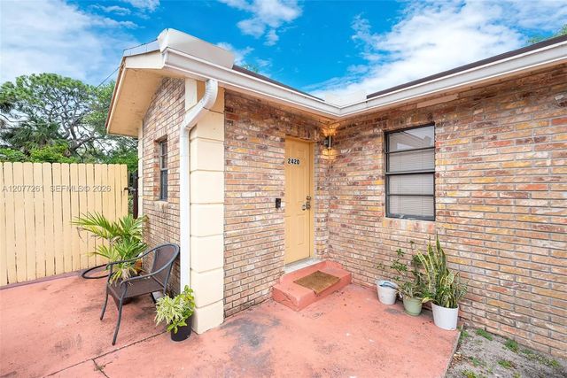 3 of 32 - 2420 Nw 22nd Road, Fort Lauderdale, FL