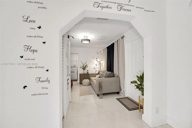 5 of 32 - 2420 Nw 22nd Road, Fort Lauderdale, FL