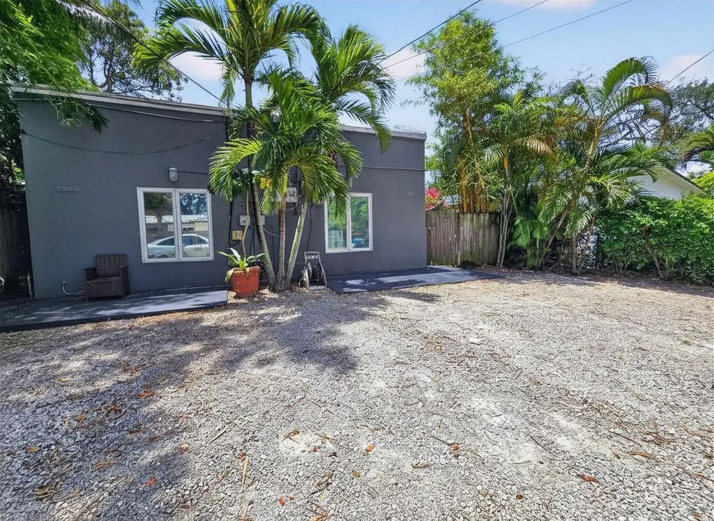 2426 Ne 184th Street, North Miami Beach