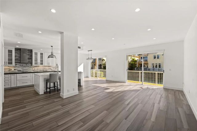 2 of 16 - 3110 Ne 210th Terrace, Aventura, FL
