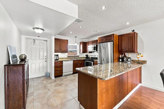 805 W Oakland Park Boulevard, Oakland Park