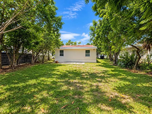 2 of 9 - 1026 Nw 7th Avenue, Fort Lauderdale, FL