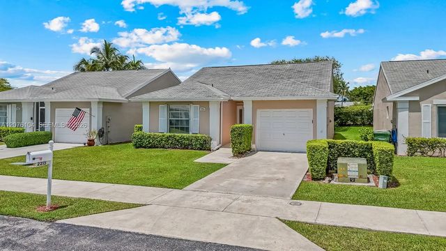 2 of 24 - 2215 Se 7th Place, Homestead, FL