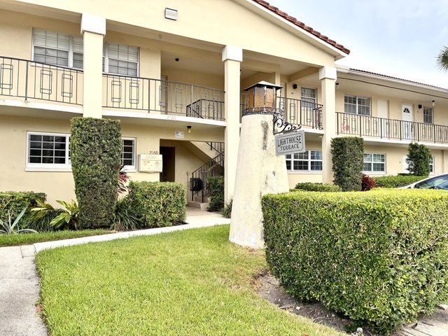 5 of 62 - 2204 Ne 36th Street #26, Lighthouse Point, FL