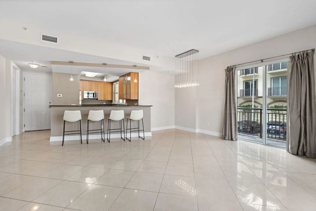 4 of 48 - 2617 Ne 14th Avenue #109, Wilton Manors, FL