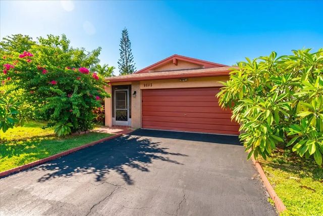 9843 Nw 75th Court Nw, Tamarac