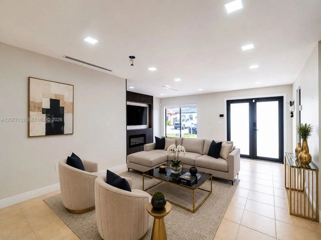 3 of 33 - 8126 Nw 199th Terrace, Hialeah, FL