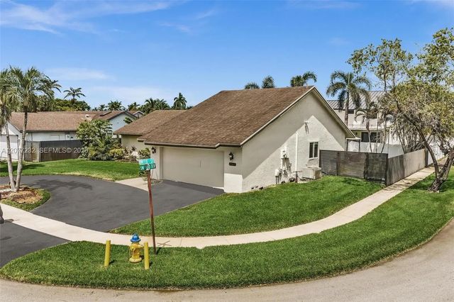 3 of 23 - 741 Sw 100th Terrace, Pembroke Pines, FL