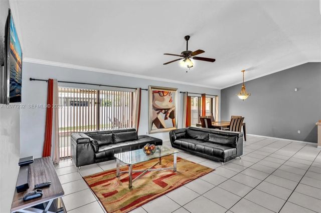 5 of 23 - 741 Sw 100th Terrace, Pembroke Pines, FL