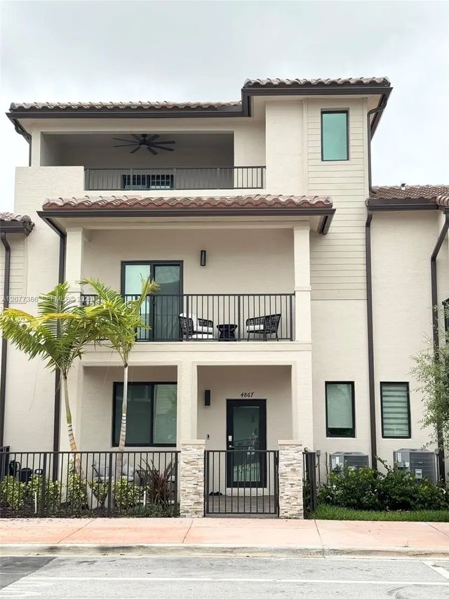 4867 Nw 84th Avenue, Doral