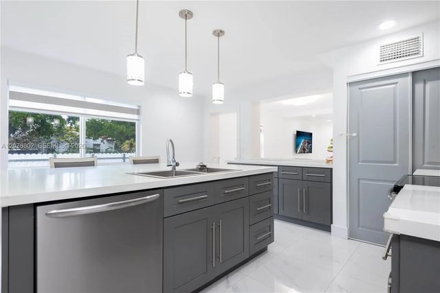 4 of 73 - 970 Plover Avenue, Miami Springs, FL