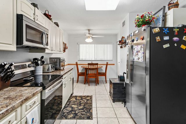 5 of 28 - 4725 Lucerne Lakes Boulevard E #202, Lake Worth, FL