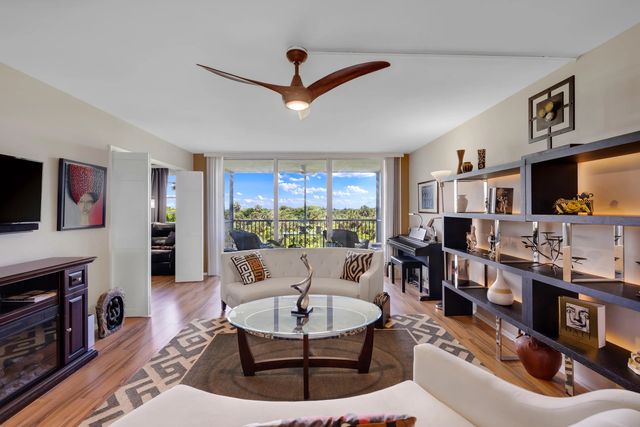 3960 Oaks Clubhouse Drive #504, Pompano Beach