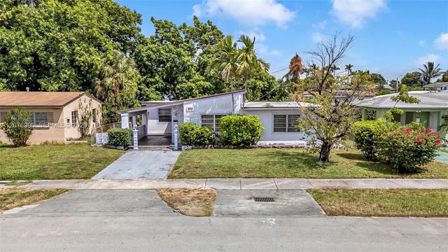 835 Nw 84th Street, Miami