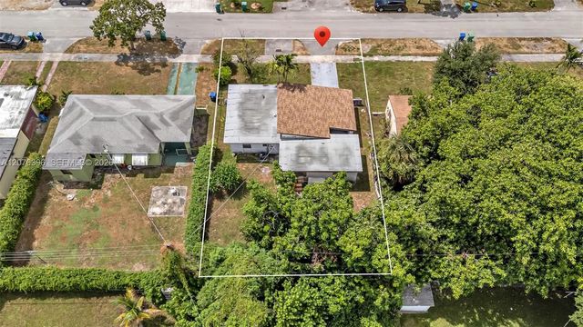 4 of 9 - 835 Nw 84th Street, Miami, FL