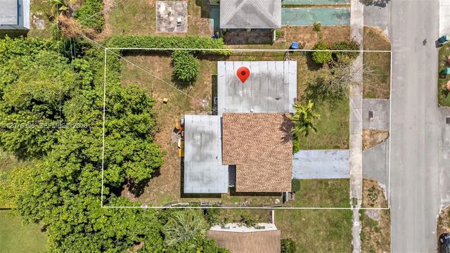 5 of 9 - 835 Nw 84th Street, Miami, FL