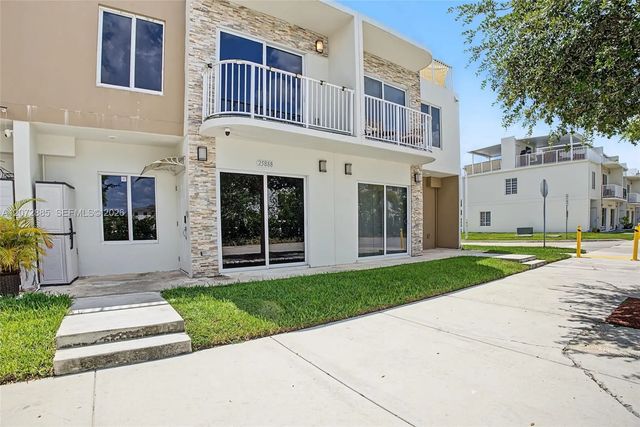 2 of 35 - 25888 Sw 139th Path #25888, Homestead, FL