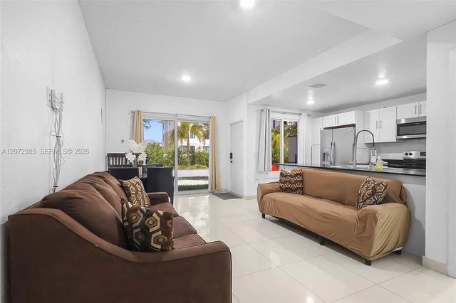 4 of 35 - 25888 Sw 139th Path #25888, Homestead, FL