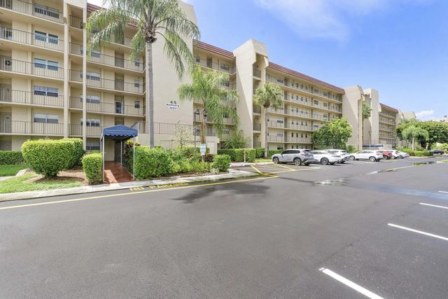 3590 Via Poinciana #107, Lake Worth