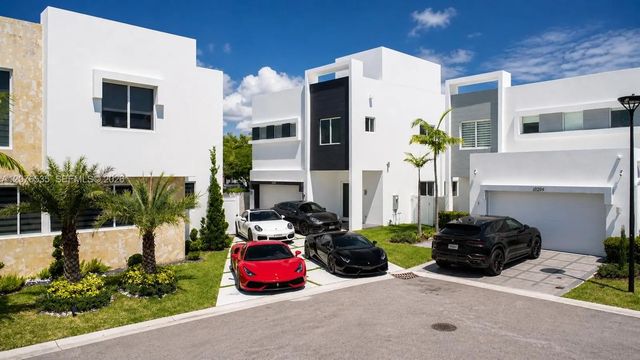 2 of 63 - 10381 Nw 67th Terrace, Doral, FL