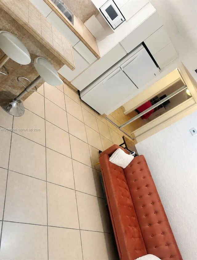 3 of 11 - 528 Meridian Avenue #202a, Miami Beach, FL