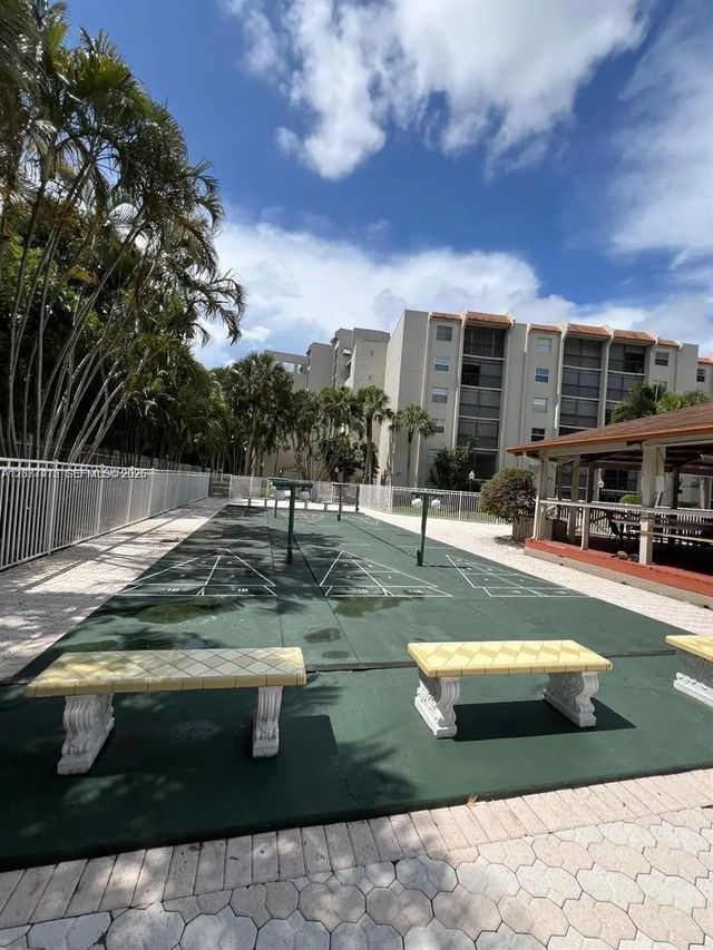 5 of 49 - 3910 Inverrary Boulevard #603-b, Lauderhill, FL