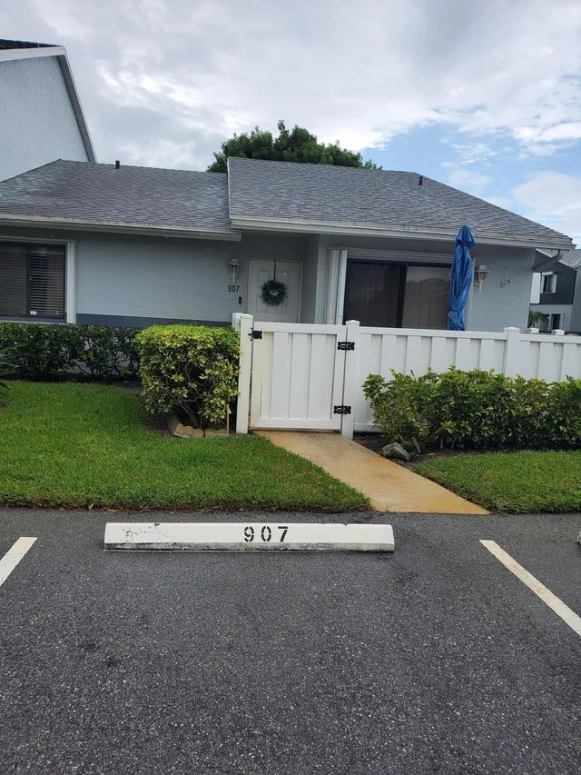 3 of 3 - 2641 Gately Drive E #907, West Palm Beach, FL