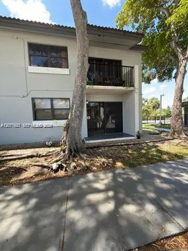 4 of 18 - 7235 Nw 179th Street #101, Hialeah, FL