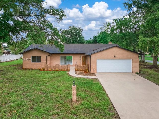 1050 Knollwood Circle, 
