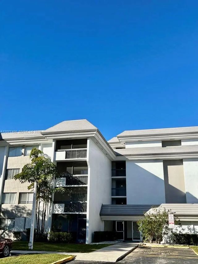 721 N Pine Island Road #213, Plantation