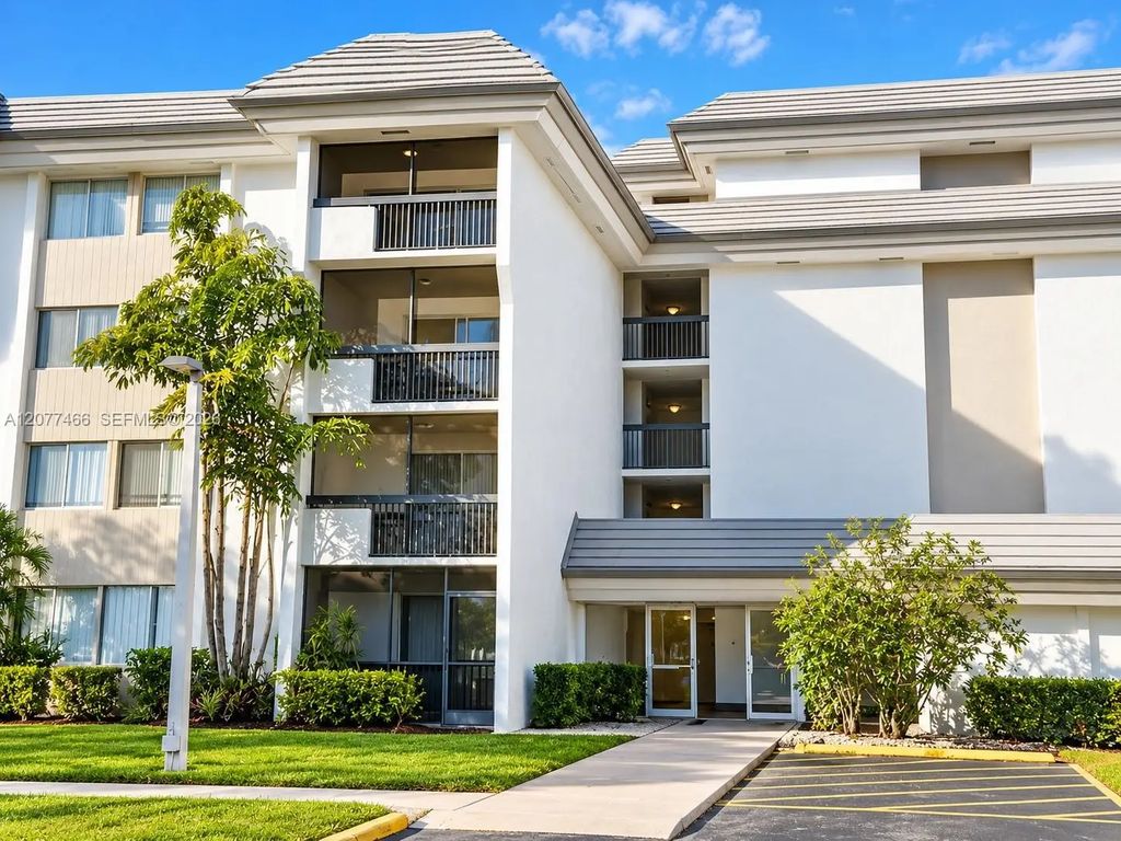 721 N Pine Island Road #213, Plantation