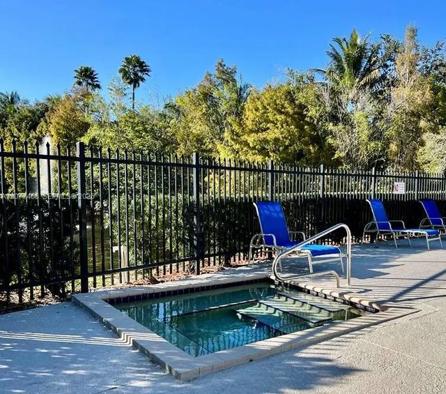 4 of 11 - 721 N Pine Island Road #213, Plantation, FL
