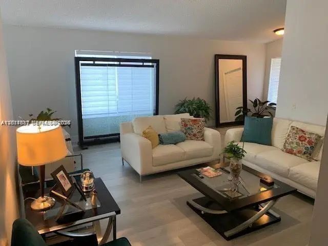 1477 Majesty Terrace, Weston