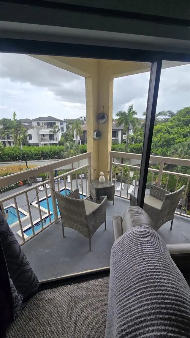 5 of 5 - 8290 Lake Drive #426, Doral, FL