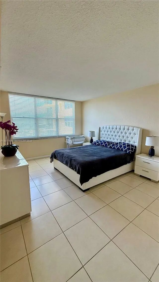 4 of 18 - 2501 S Ocean Drive #1231, Hollywood, FL